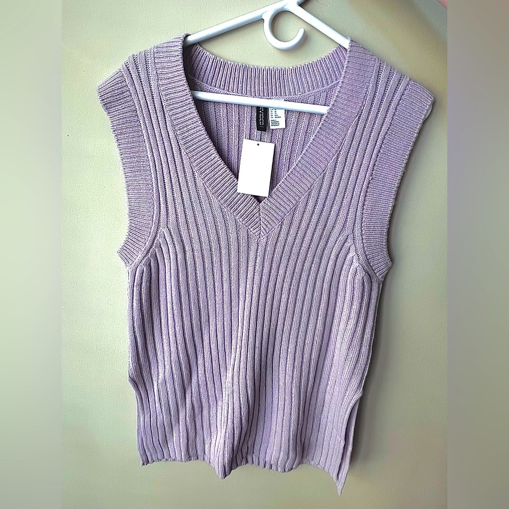 H&M Sweater Vest Women’s XS New with tags and purple